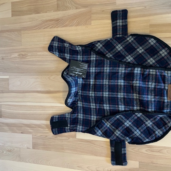 Eddie Bauer plaid dog coat - Picture 6 of 6
